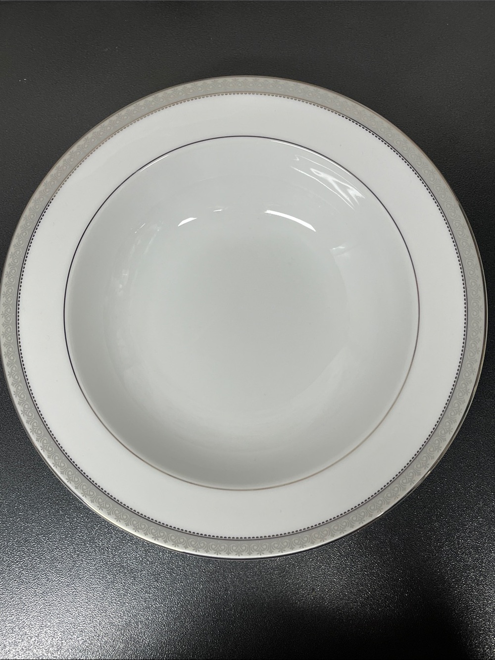 Mikasa Platinum Crown Porcelain Vegetable Bowl with Silver Band